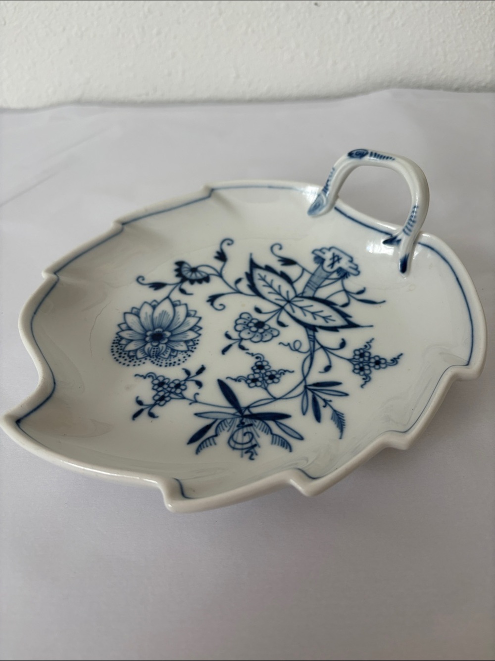 Blue onion leaf Porcelain Leaf Dish with Handle